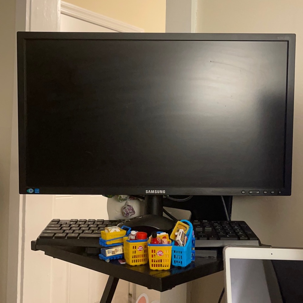 27 in Samsung monitor